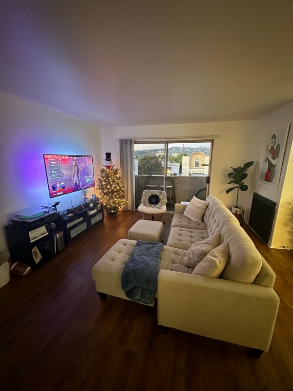 Foto del edificio - 9025 Alcott St