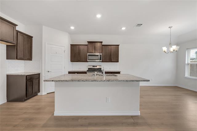 Foto del edificio - 3025 Frio Rd