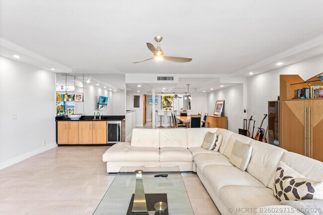 Foto del edificio - 2155 S Ocean Blvd