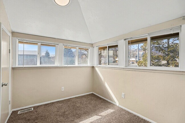 Building Photo - 403 N Wahsatch Ave