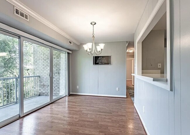 Foto del edificio - 2908 Kings Chapel Rd