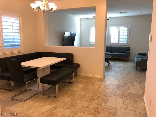 Foto del edificio - 8046 Mosaic Sunrise Ln