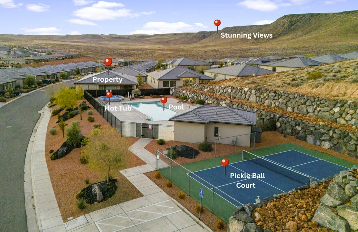 Building Photo - Modern 3 Bedroom Home in a Beautiful Deser...