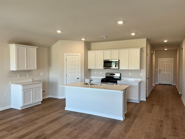 Building Photo - 2909 Firefly Dr