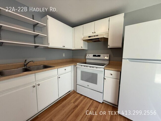 Foto del edificio - 22A-22B Hadley Rd.-