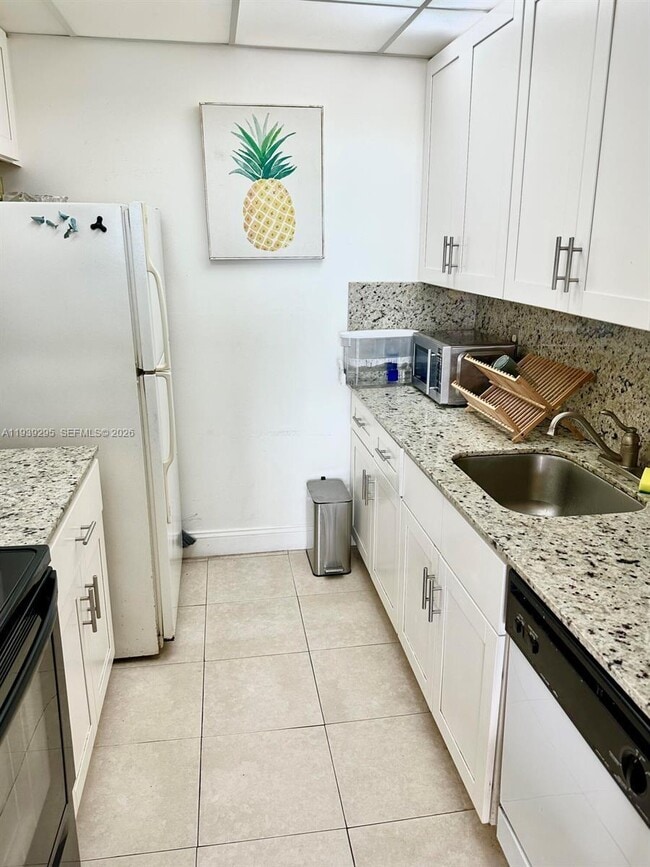 Foto del edificio - 2350 NE 135th St