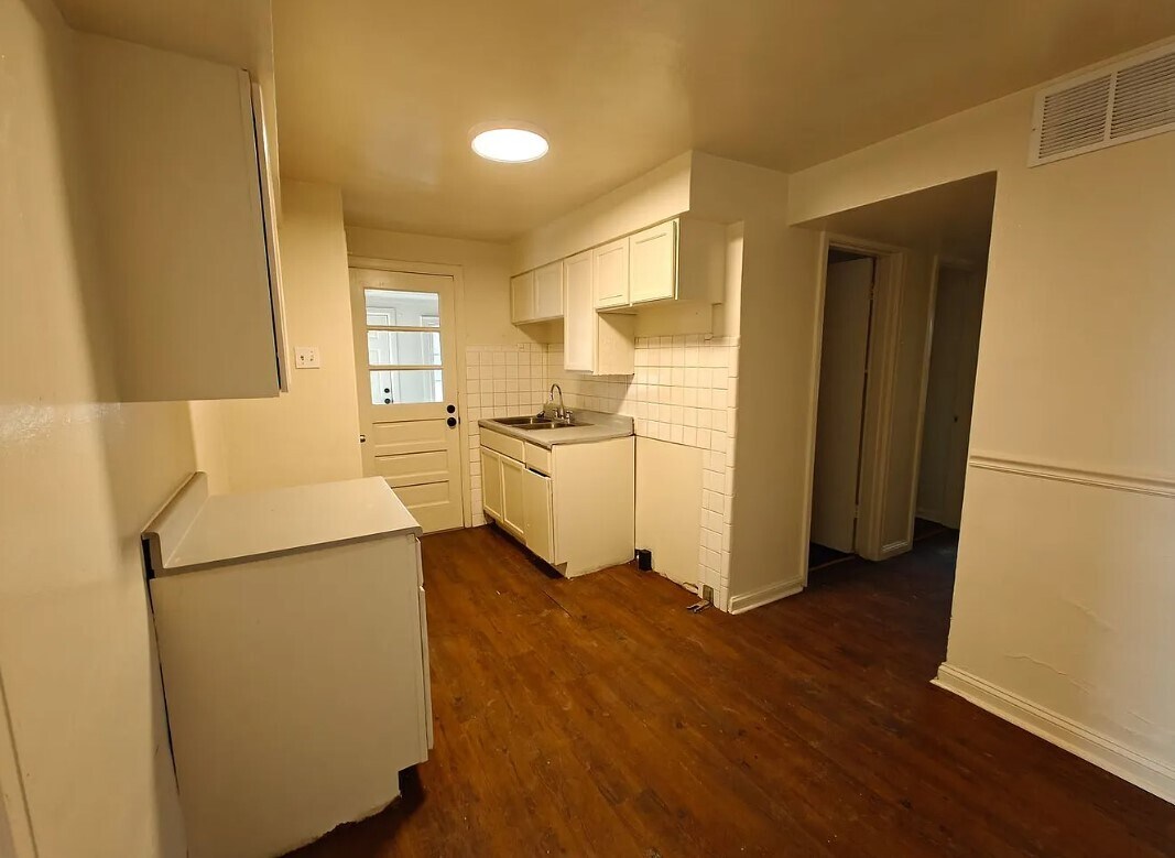 Foto del edificio - 8859 Snowhill Ct
