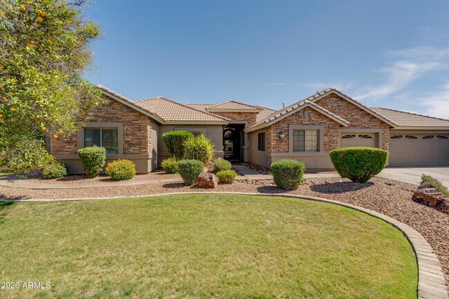 Building Photo - 4335 E Fox Cir