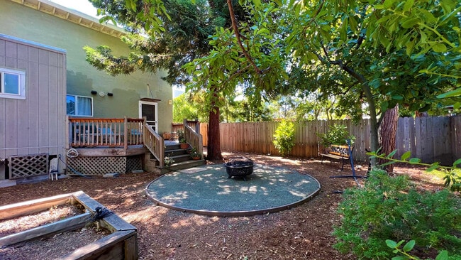 Building Photo - 6501 Raymond St