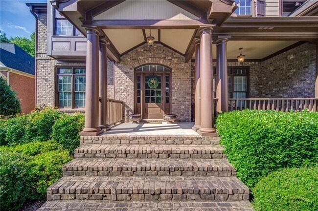 Building Photo - 2550 Trailing Ivy Way NE