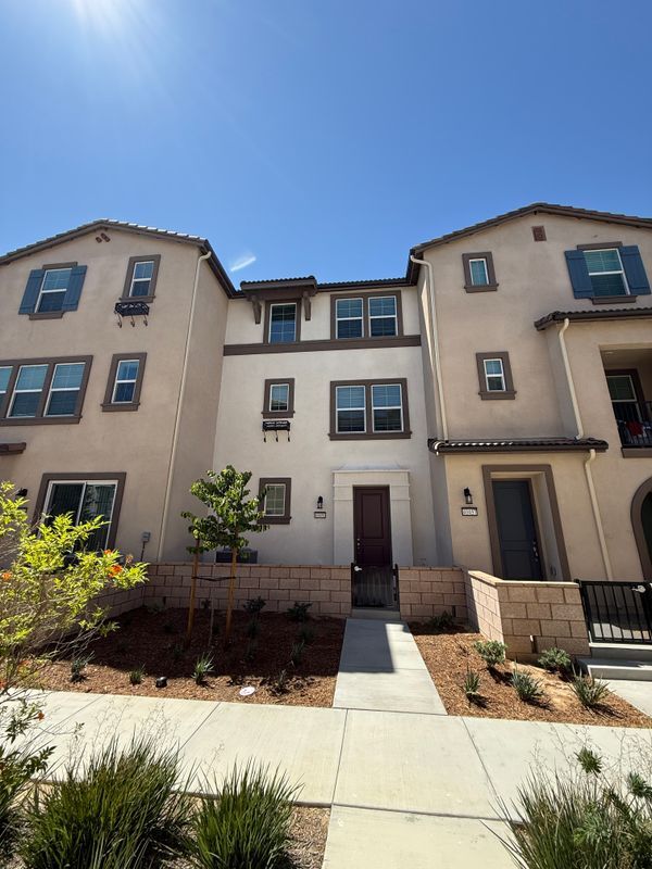 Primary Photo - 40451 Melrose Dr