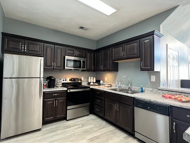 Foto del edificio - Galleria Pointe Apartments and Townhomes