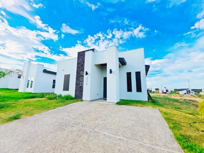 Foto del edificio - 2316 Mango Rd