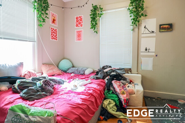 Foto del edificio - 17 Greylock Rd