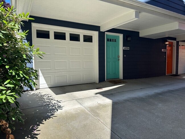 Foto del edificio - Ballard Perfection - 3 bed/3.5 Bath Update...