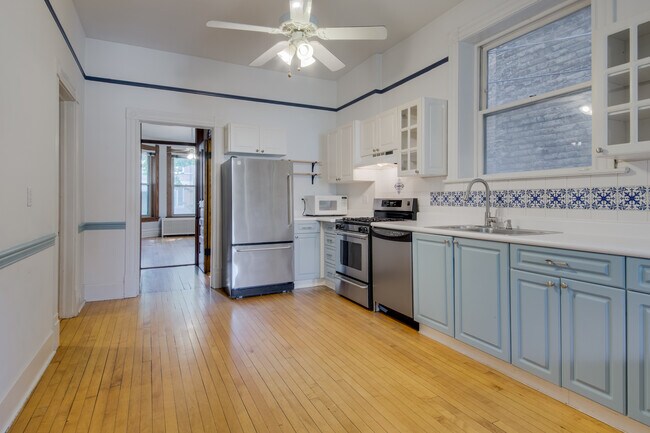 Foto del edificio - 916 N Winchester Ave