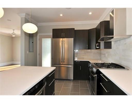 Foto del edificio - 895 E 4th St