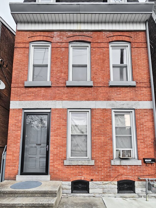 Foto principal - 232 S 8th St