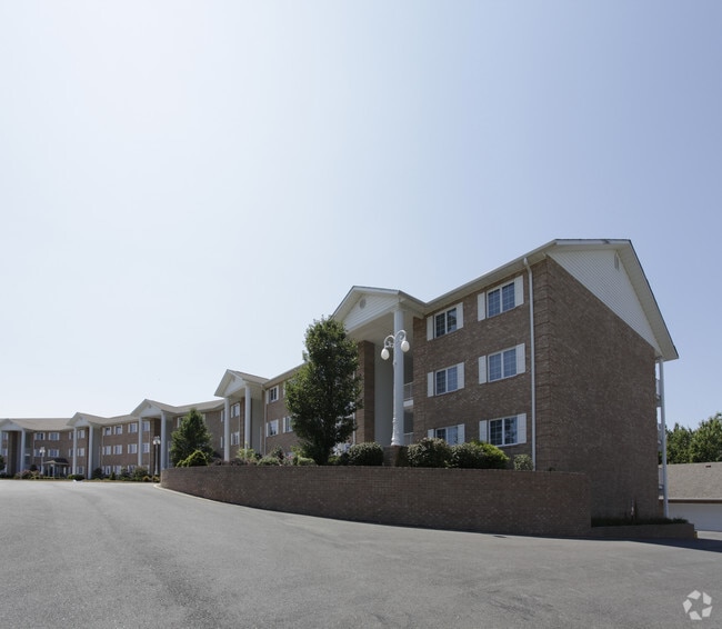 Building Photo - FallBrooke