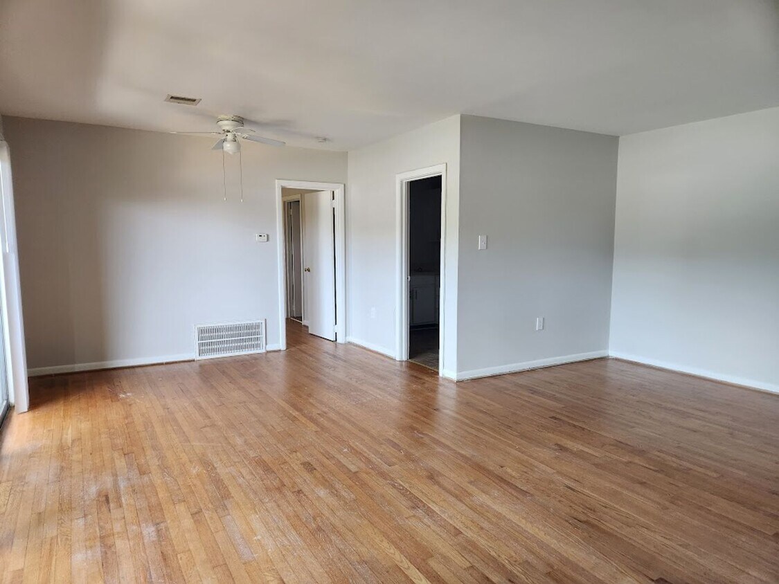 Primary Photo - Executive Suites 2
