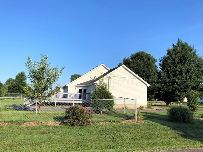 Building Photo - 148 Copperridge Trail