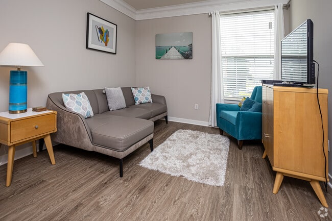 1BR, 1BA - 575SF - The Saulet