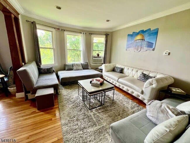 Foto del edificio - 420 Lakeview Ave