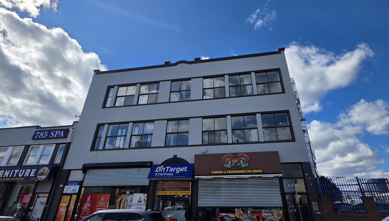 Primary Photo - 795 Main Ave