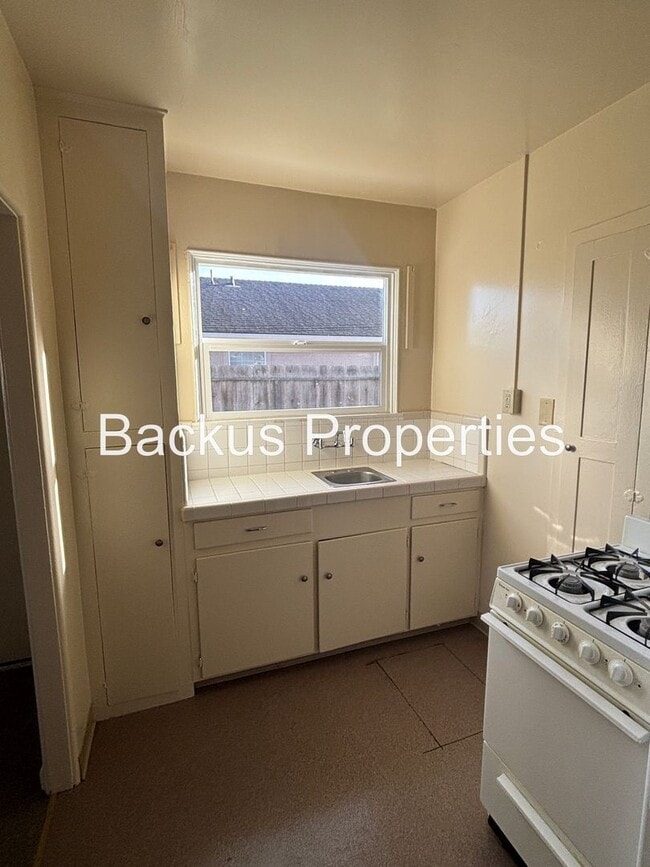 Building Photo - 41 Villa St