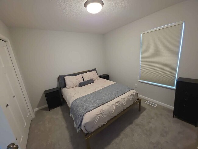 Foto del edificio - 1541 Traverse Ln