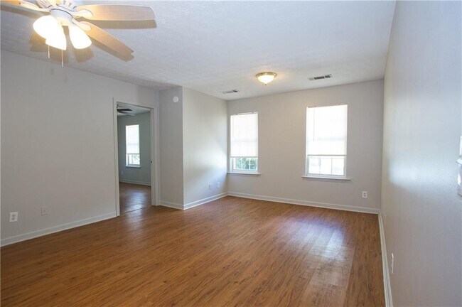Foto del edificio - 1683 Cannonball Ct NW