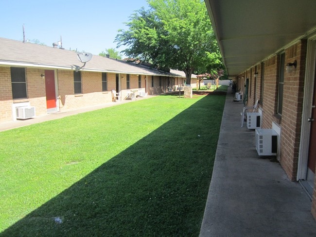 Building Photo - Sunrise Suites