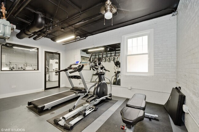 Foto del edificio - 6956 N Wolcott Ave
