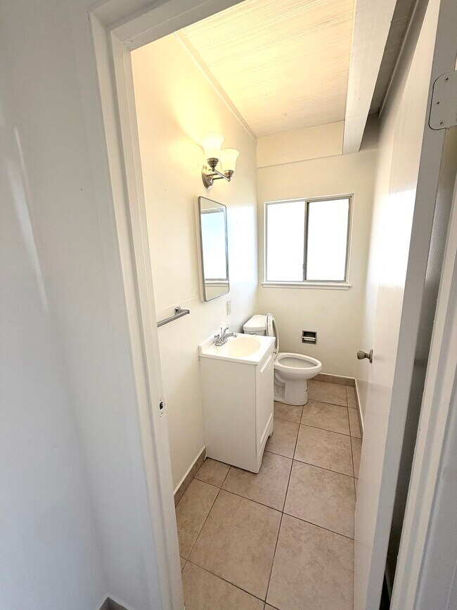 Foto del edificio - 7201-7245 Bark Ln