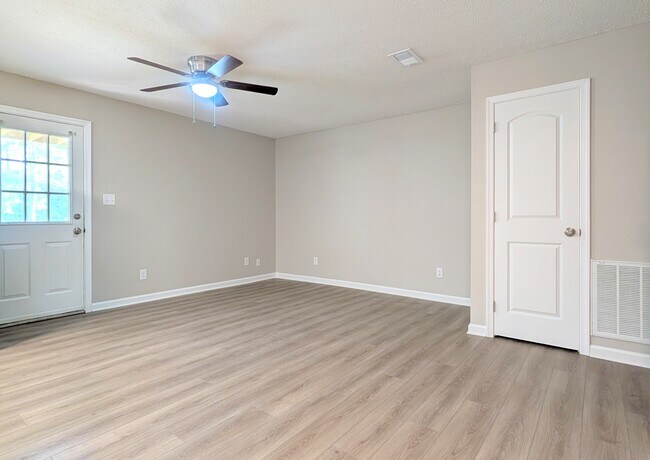 Building Photo - 185 Moss Creek Dr
