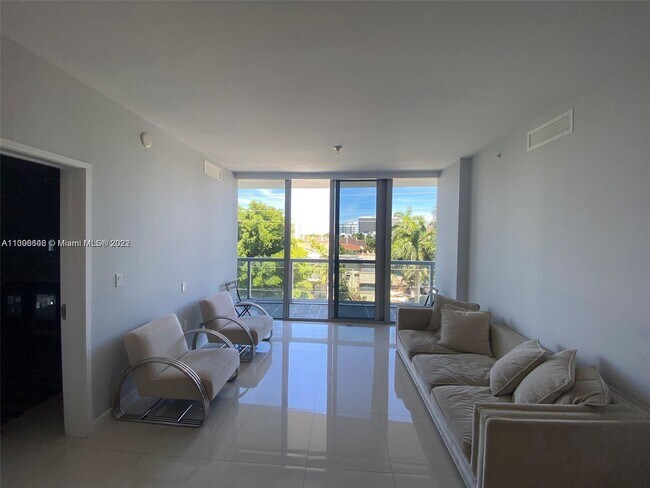 Foto del edificio - 9940 W Bay Harbor Dr