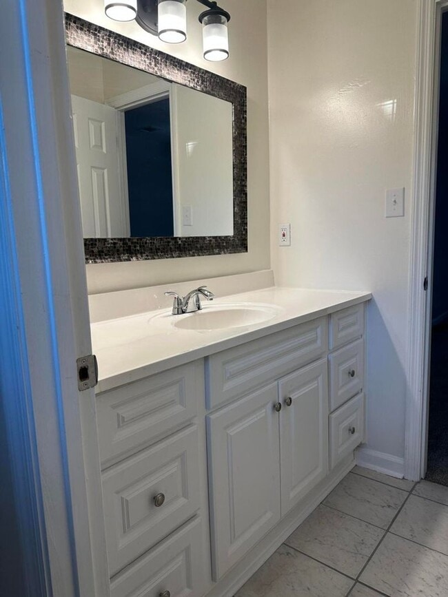 Foto del edificio - Move-In Ready Corner-Lot Home with Wraparound Porch Near Fort Eisenhower