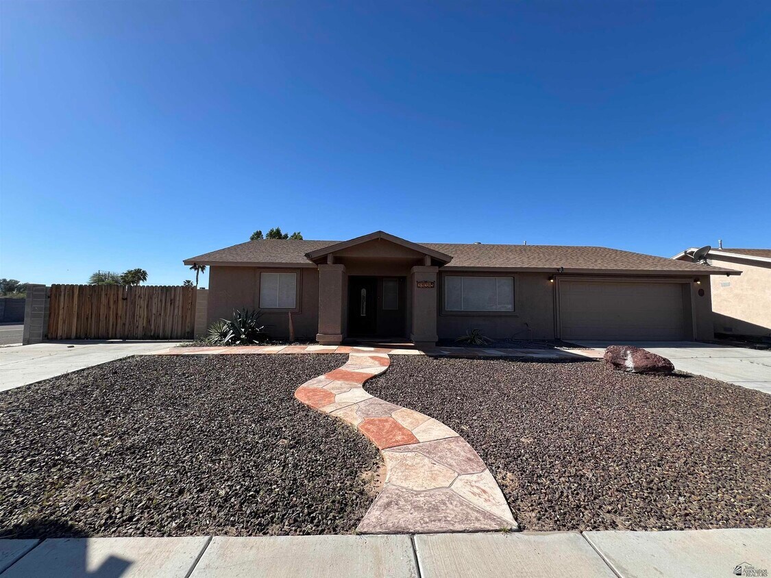 Foto principal - 11315 E 27th Pl