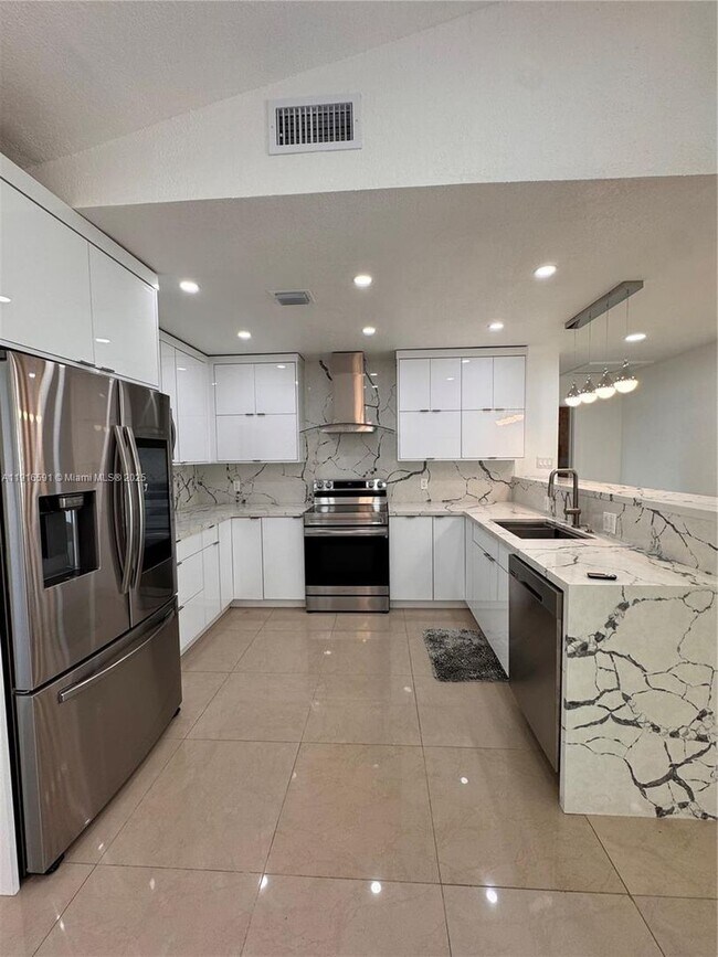 Building Photo - 20521-20125 SW 125th Ave