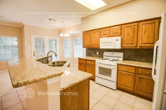 Building Photo - 7822 Heather Heights Way