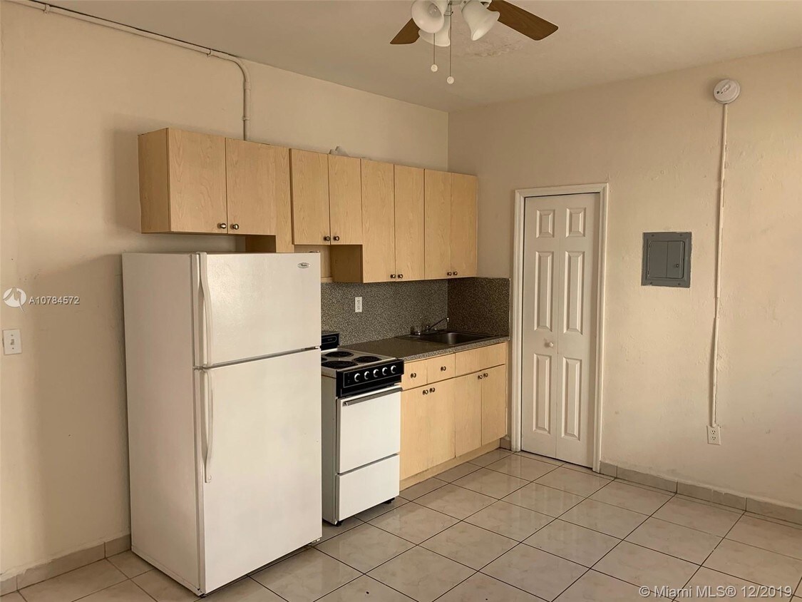 Primary Photo - 301 86th St