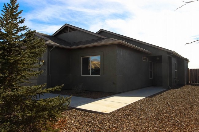 Building Photo - 2181 Touchstone Dr