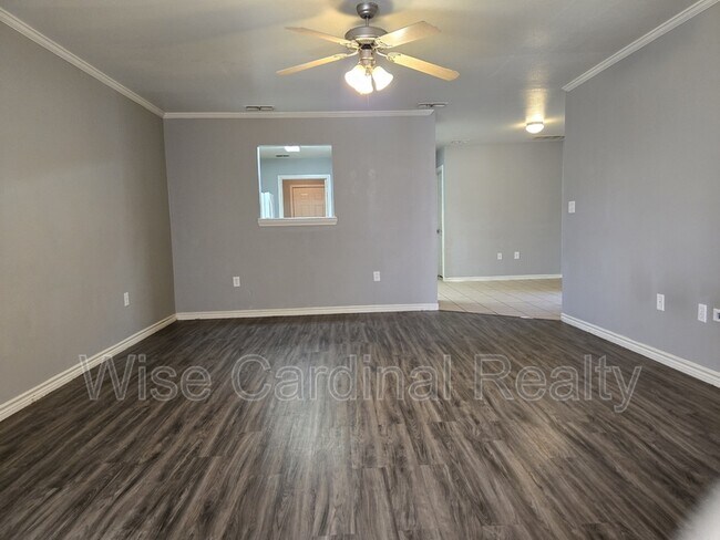 Building Photo - 5418 Kemper St