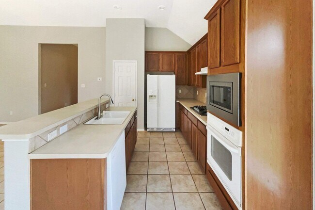 Building Photo - 9713 Glenshee Dr