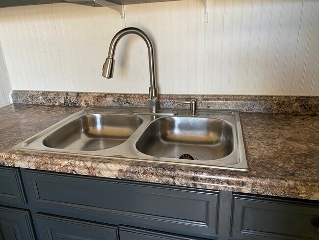 Foto del edificio - 306 E 31st St