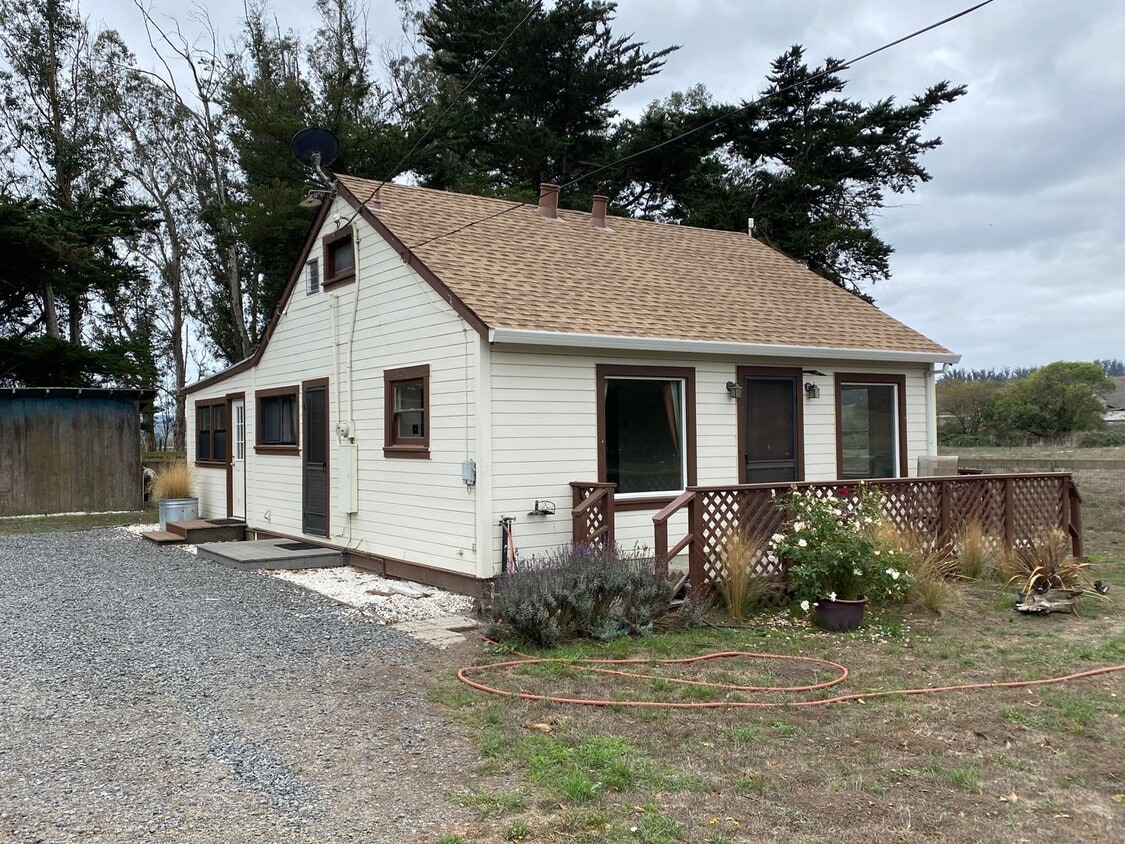 Foto principal - 8080 Valley Ford Rd