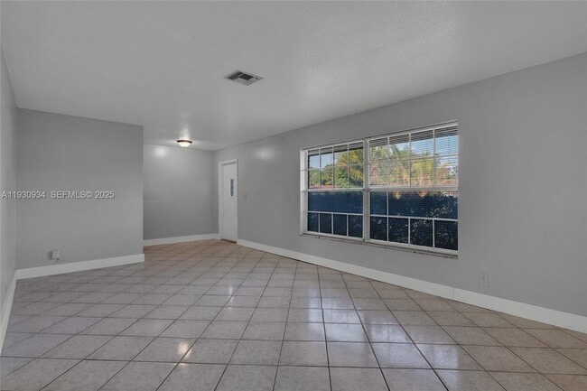 Foto del edificio - 2641 NW 44th Ave