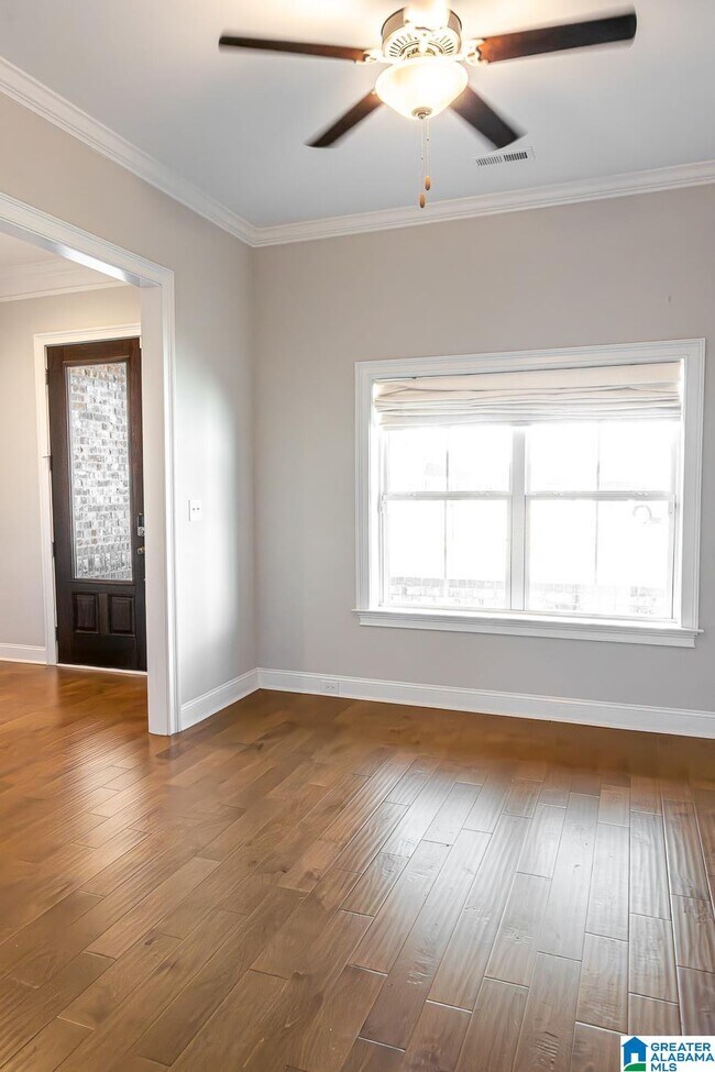 Foto del edificio - 349 Lionel Allen Wy