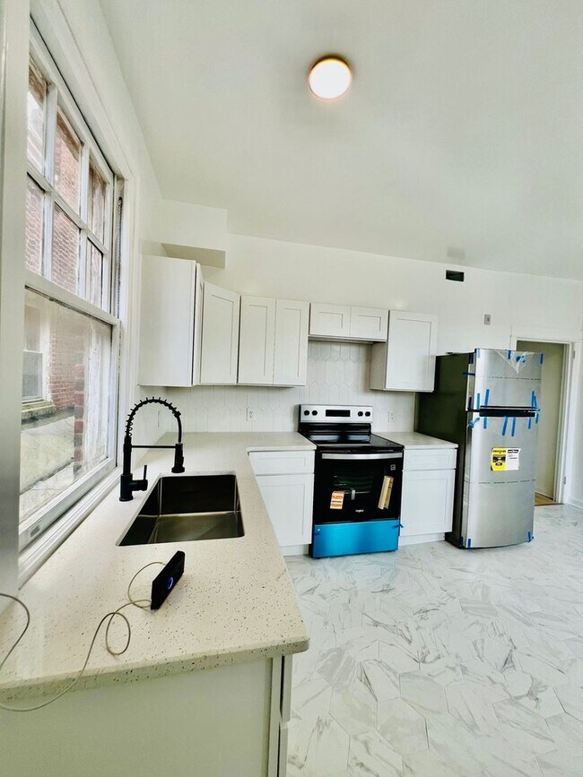 Photo - Charming 2BR 1BA Apartment in Cedarbrook!