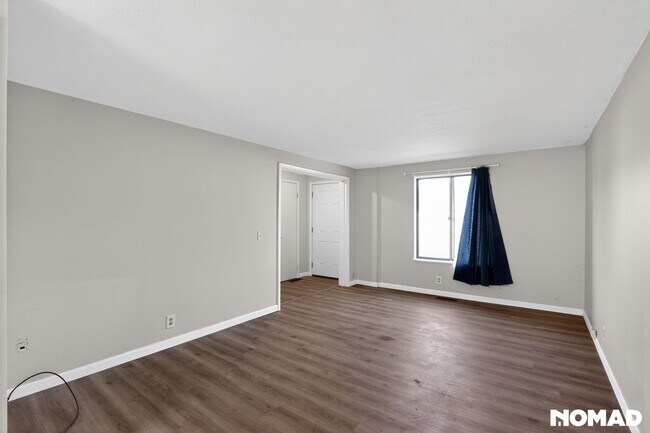 Foto del edificio - 1651 Mentor Ave